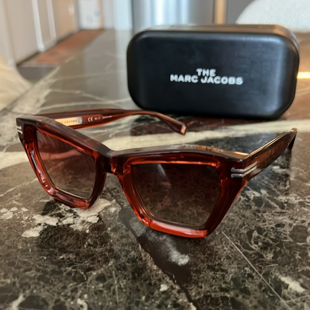 Marc Jacobs Red Clear Sunglasses w/ Ombré Lenses Case